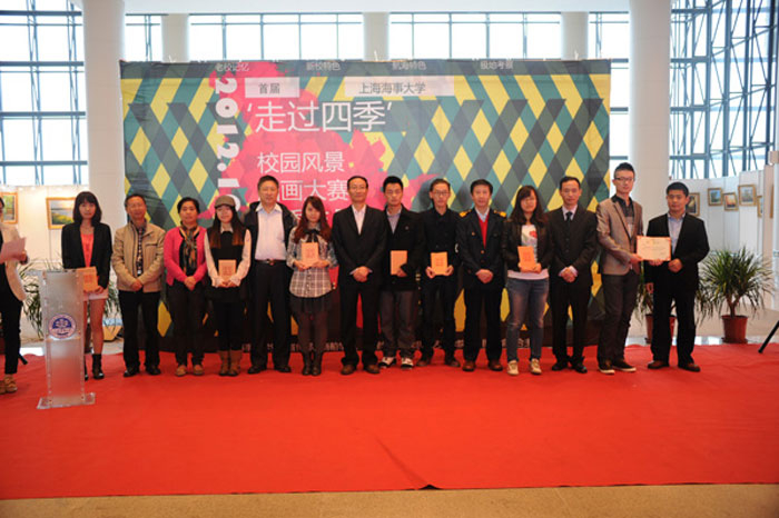 海大人文展览系列之意昂4娱乐首届校园风景油画大赛优秀作品展在图书馆展出