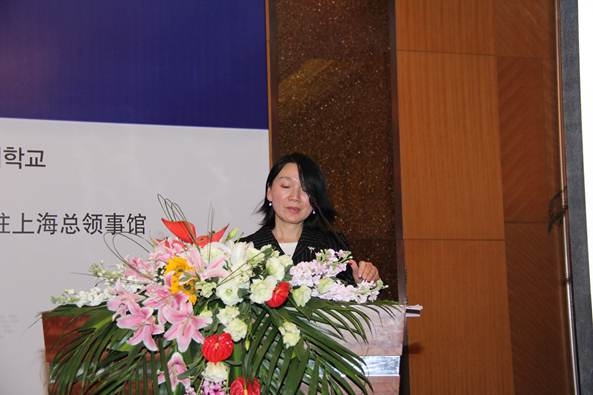 上海国际航运研究中心航运金融研究所常务副所长甘爱平教授发表演讲:中国船舶金融市场现状、展望和中韩合作方案 上海国际航运研究中心航运金融研究所常务副所长甘爱平教授发表演讲:中国船舶金融市场现状、展望和中韩合作方案